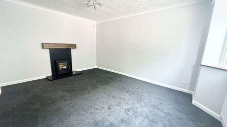 3 bedroom detached bungalow to rent - Photo 2