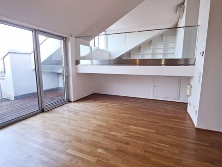 FUZO Mariahilfer Straße, 104 m2 Dachgeschoß mit 14 m2 Freifläche, 2 Zimmer, Wohnküche, Wannenbad, Parketten, Klimaanlage, Stumpergasse - Photo 2