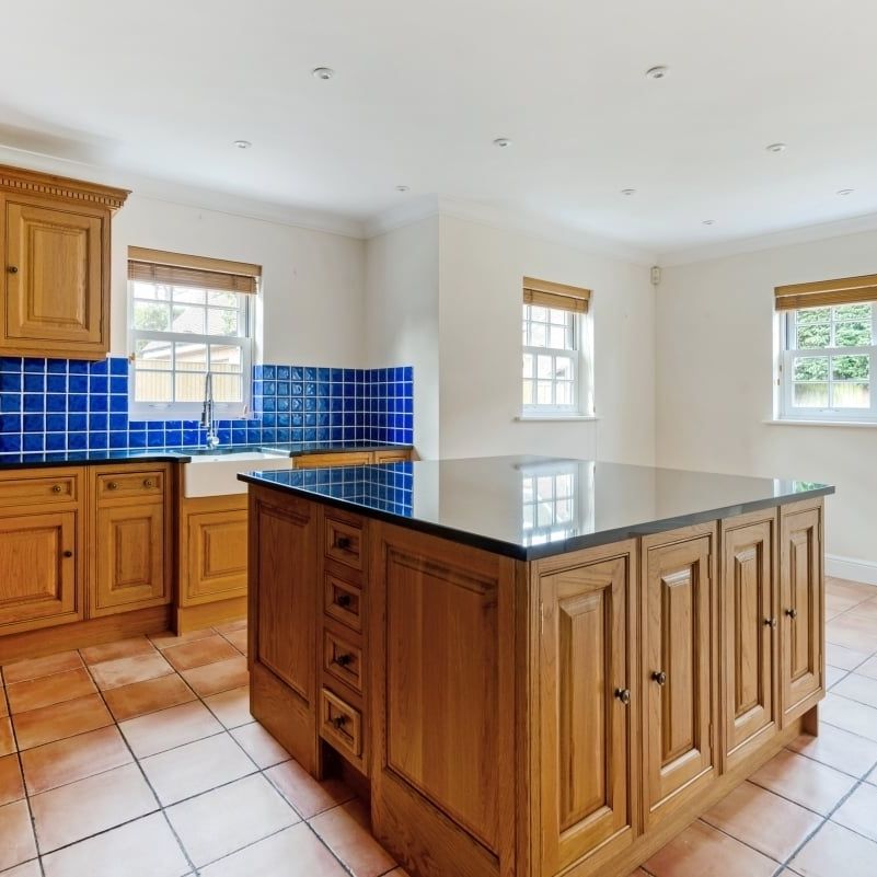 4 bedroom detached house to rent - Photo 1