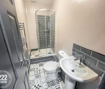 Orford Lane - Warrington - WA2 - Photo 1