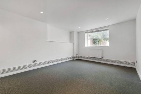 3 bedroom flat to rent - Photo 4