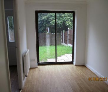 3 bedroom semi-detached house to rent - Photo 4
