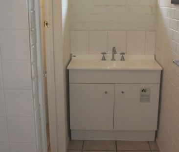 Cosy Airconditioned Unit - Photo 3