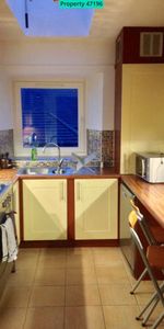 2 bedroom mews to rent - Photo 3