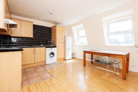 2 bedroom flat to rent - Photo 4