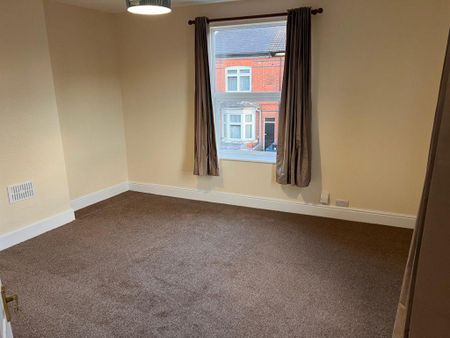 2 bedroom end of terrace house to rent - Photo 2