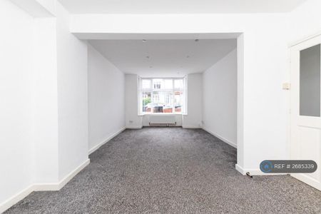 3 bedroom terraced house to rent - Photo 3