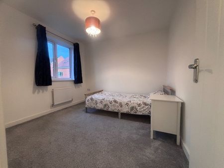 4 Bed Detached House, Heroes Drive, B29 - Photo 2