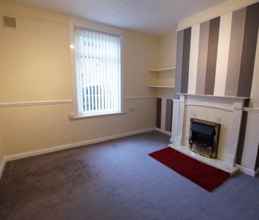 3 bedroom Mid Terraced House to let - Photo 5