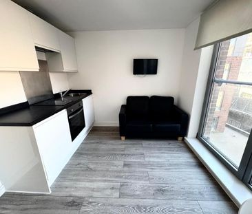 Studio to rent - Photo 1