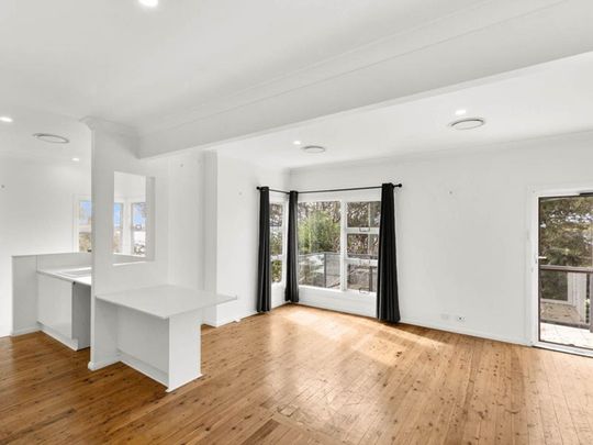 Charming 3 Bedroom Home with Water Views - Photo 1