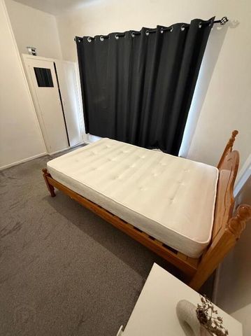 6 Edinburgh Street, Belfast, BT9 7DS - Photo 2