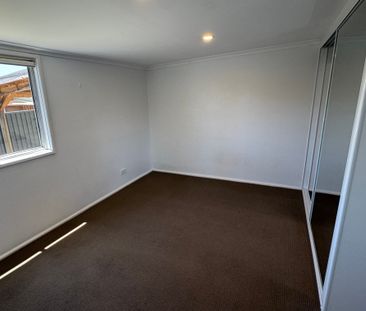 Charming 2 Bedroom Home - Photo 2