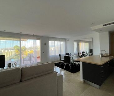 2 Bedroom Apartment For Rent in Benahavís, Málaga - Photo 2