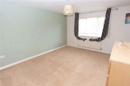4 bedroom detached house to rent - Photo 3