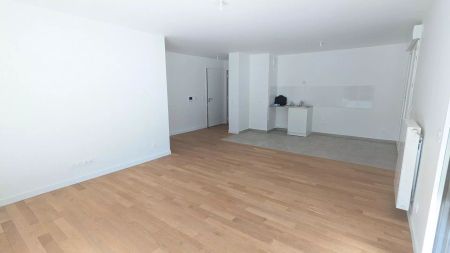 location Appartement T4 DE 81.2m² À COURBEVOIE - Photo 2