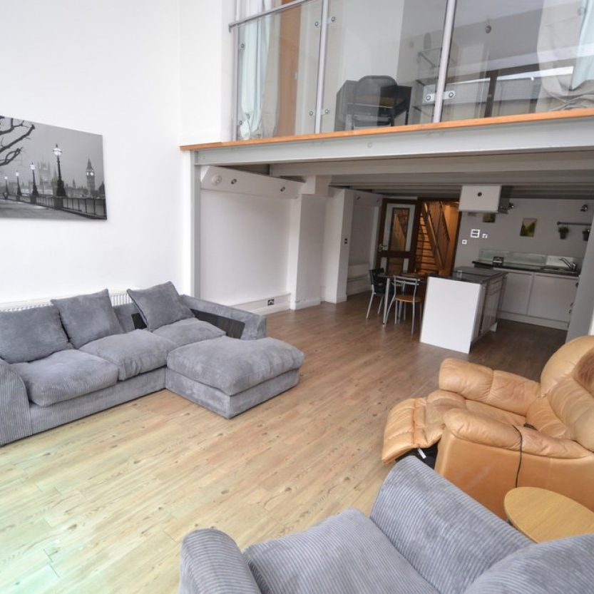 3 bed Apartment for Rent - Photo 1