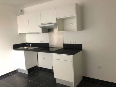 Grand F2 de 50,95 m² à 15 minutes gare - Photo 3