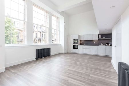 A magnificent modern one-bedroom apartment available on an unfurnished basis with a parking space in this lovely new development. - Photo 3