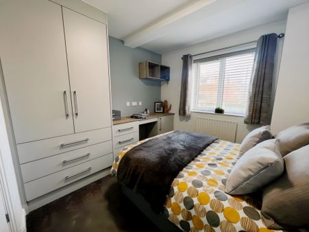 7 Bed En-suite - Photo 4