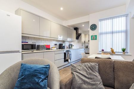 1 bedroom in a house share to rent - Photo 5