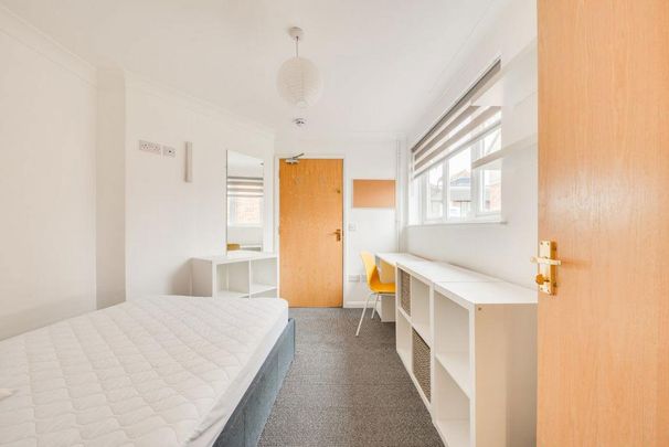 6 bedroom house to rent - Photo 1