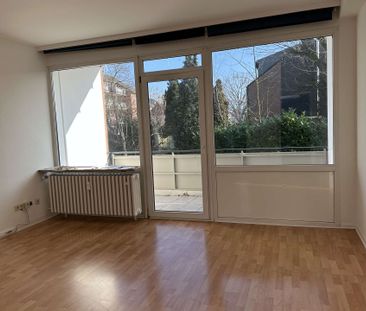 KREFELD-INRATH-GUTE RUHIGE LAGE-FRISCH RENOVIERTE ZWEI ZIMMER WOHNU... - Foto 2