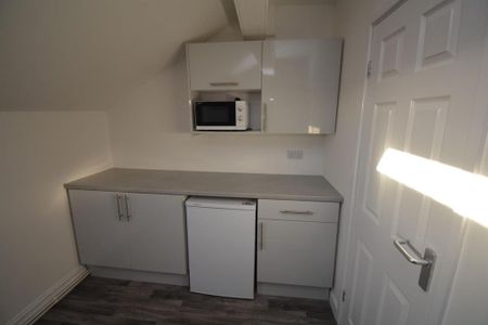 Studio to rent - Photo 5