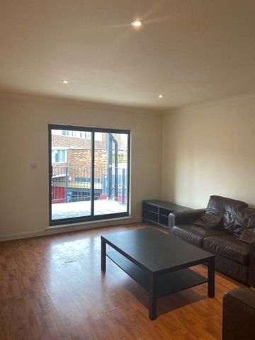 4 bedroom apartment to rent - Photo 2