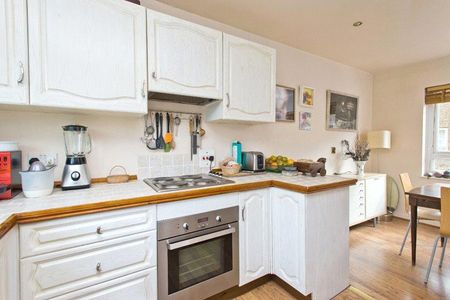 2 bedroom terraced house to rent - Photo 4