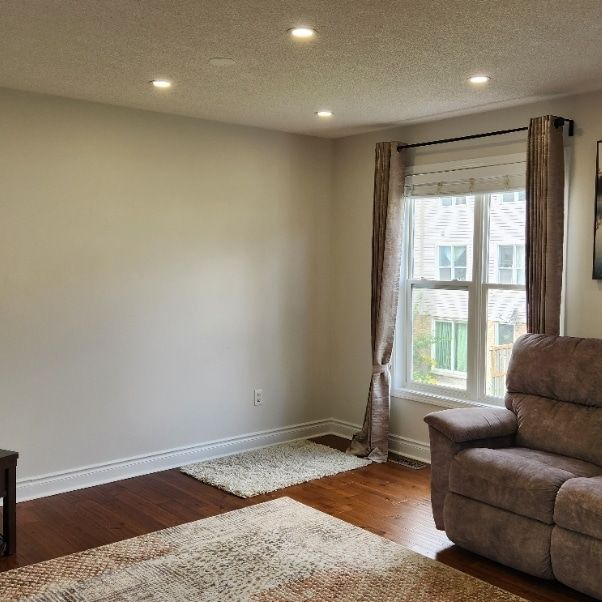 Three bedroom townhouse Mississauga - Photo 1