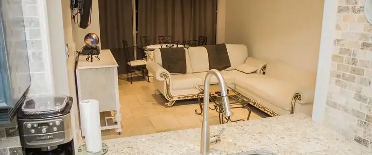 50 Eglinton Avenue West, Mississauga, Ontario, Canada, L5R 3P5 | 50 Eglinton Avenue West, Mississauga - Photo 1