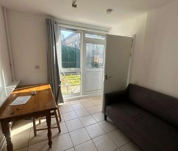 Flat, Conisborough, Bayham Street, London, NW1 - Photo 3