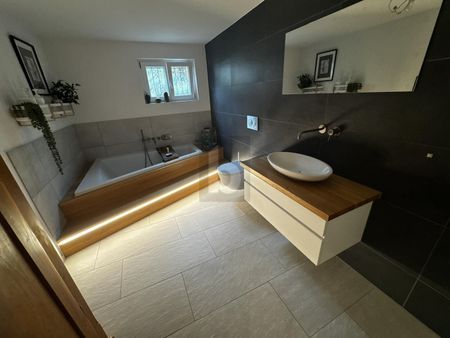 CHARMING WITH GENEROUS NATURAL GARDEN - Photo 5