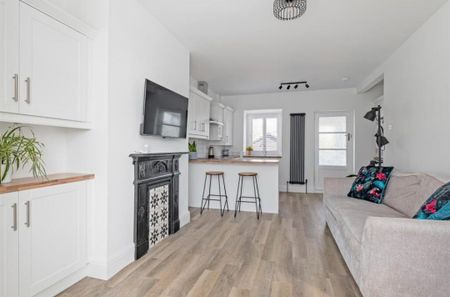 2 Bed Terraced House, Sackville Road, S10 - Photo 2