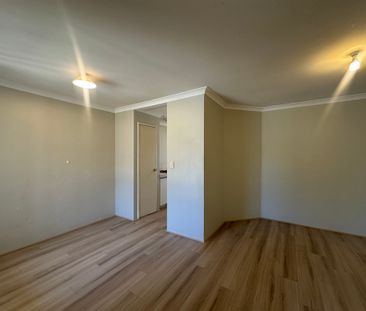 Spacious Family Home in Quiet Cul-de-Sac Location - Photo 4