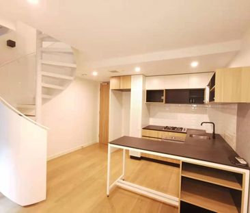 1 bedroom 1 bathroom in North Melbourne - Photo 4