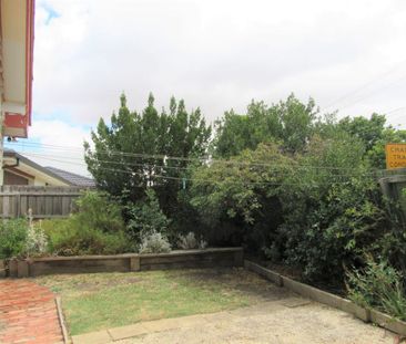 THREE BEDROOM WEATHERBOARD HOME IN MANIFOLD HEIGHTS - Photo 2