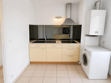 Location Appartement 5 pièces 103m² VILLEURBANNE 69100 - Photo 5