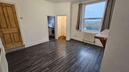 Park Crescent, Armley, Leeds, LS12 - Photo 3