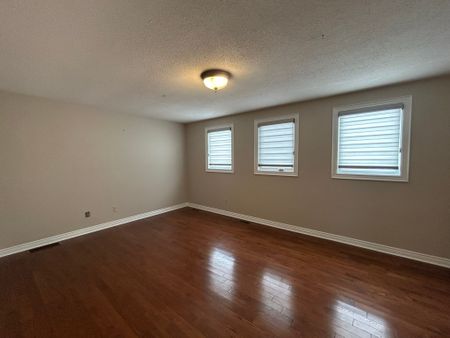 For Lease - 506 Dicenzo Drive, Hamilton, Ontario - Photo 3