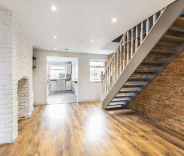 2 bedroom terraced house to rent - Photo 2