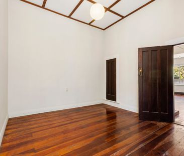 Superb Apartment with Parking - Photo 6