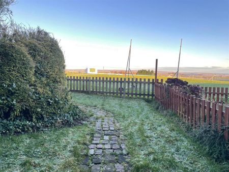 2 bedroom terraced house to rent - Photo 5