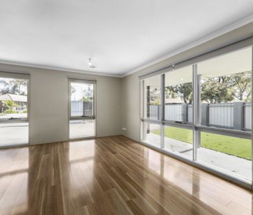 Inviting 3 Bedroom Home – A Must-See! - Photo 5
