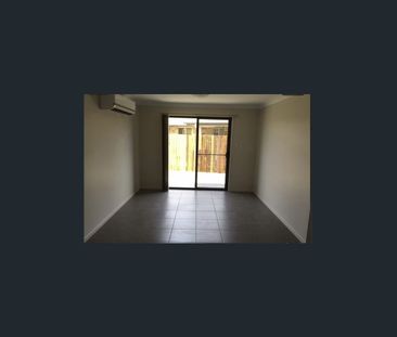 Spacious Duplex in Cranley! - Photo 3