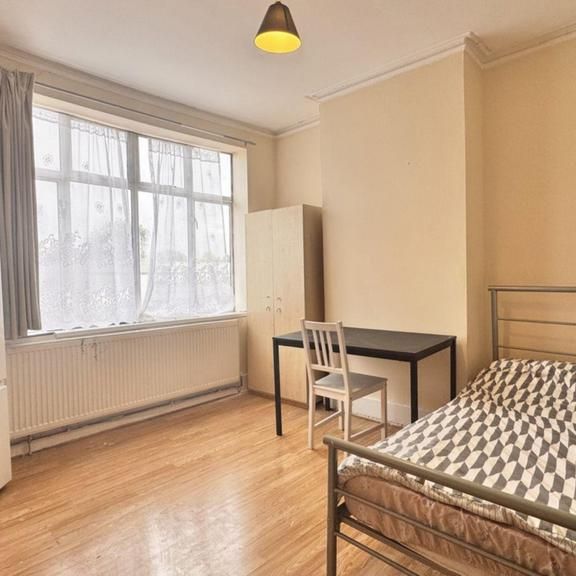 House share to rent - Photo 1