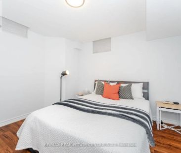 351 HOLMES CRESCENT - Photo 1