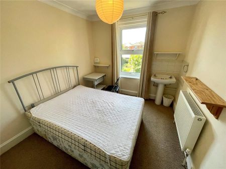 5 bedroom detached house to rent - Photo 4