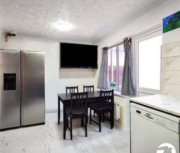 3 bedroom terraced house to rent - Photo 2